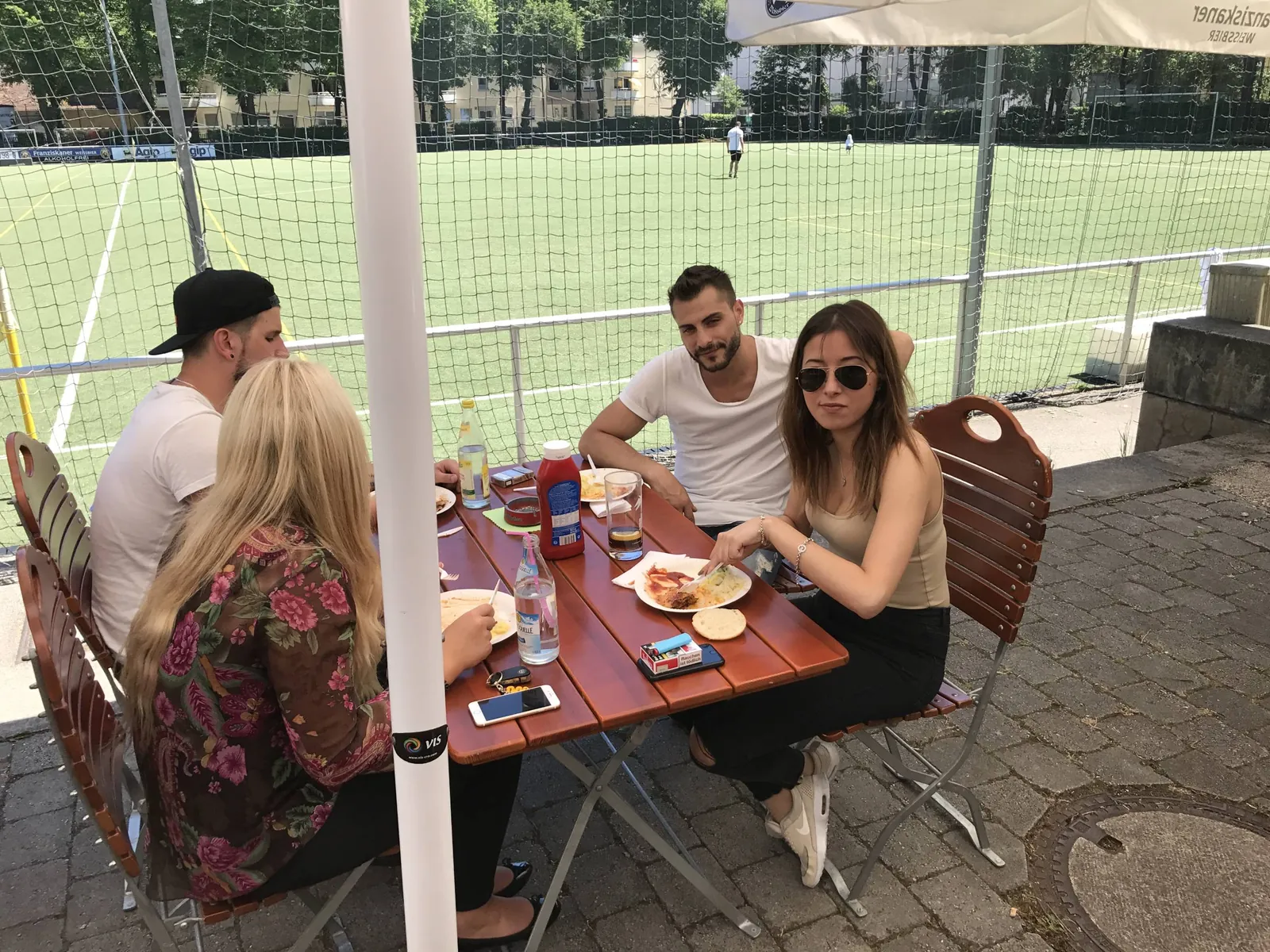 Gäste beim Saisonabschlussfest des FC Viktoria München